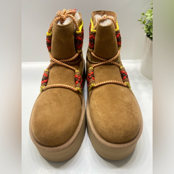 NEW UGG Classic Mini II Braid Suede Wool Women’s Platform Boots 1138492 9,11 - Picture 2 of 9